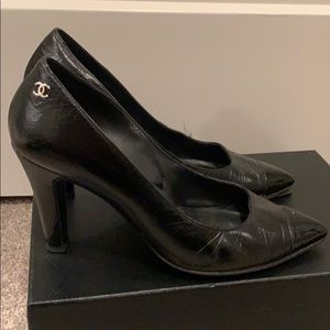 Chanel classic black pumps. About 85MM